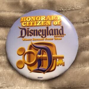 Disneyland Souvenir Pin Collector Honorary Citizen of Disneyland vintage mickey